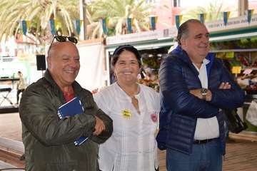 Presentación del calendario solidario 2010 en el Mercado Municipal de Telde (Foto TA)